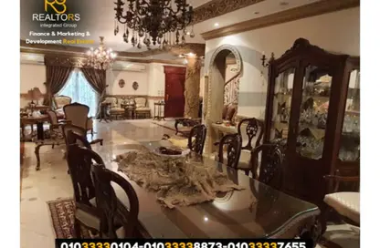 تاون هاوس - 3 غرف نوم - 3 حمامات للبيع في رويال فالي - محور 26 يوليو - مدينة 6 أكتوبر - الجيزة