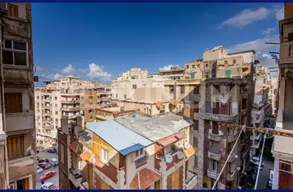 شقة - 5 غرف نوم - 1 حمام للايجار في شارع أفلاطون - الشاطبي - حي وسط - الاسكندرية