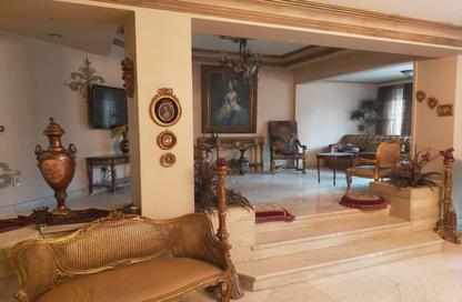 Apartment - 5 Bedrooms - 4 Bathrooms for sale in Mohamed Farid St. - El Hegaz Square - El Nozha - Cairo