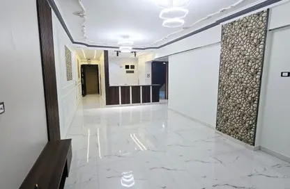 شقة - 2 غرف نوم - 2 حمامات للبيع في البوابة الثالثة القديمة - خفرع - حدائق الاهرام - الجيزة