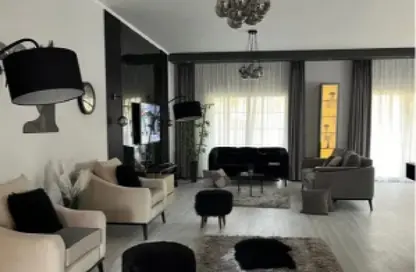 Villa - 4 Bedrooms - 3 Bathrooms for rent in Madinaty - Cairo