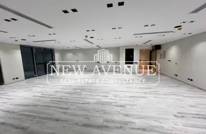 Office Space - Studio - 2 Bathrooms for rent in Hyde Park Business District Mall - South Teseen St. - The 5th Settlement - New Cairo City - Cairo
