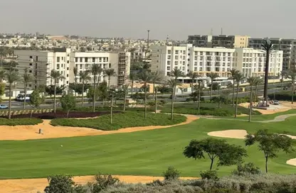 Apartment - 2 Bedrooms - 3 Bathrooms for sale in Aurora - Uptown Cairo - Mokattam - Cairo