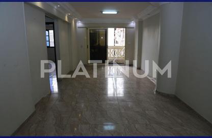 Apartment - 2 Bedrooms - 1 Bathroom for sale in Al Geish Road - Cleopatra - Hay Sharq - Alexandria