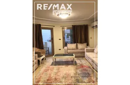 Apartment - 3 Bedrooms - 2 Bathrooms for rent in Zayed 2000 - 4th District - Sheikh Zayed City - Giza
