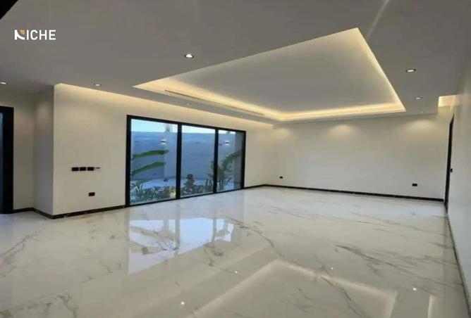 8266613 - Property Image 3