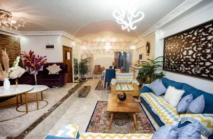 Apartment - 3 Bedrooms - 1 Bathroom for sale in Gleim Square - Glim - Hay Sharq - Alexandria