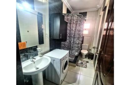Apartment - 2 Bedrooms - 1 Bathroom for rent in Ganoob El Acadimia - New Cairo City - Cairo