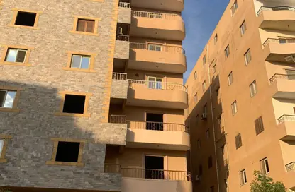 Apartment - 3 Bedrooms - 2 Bathrooms for sale in Ganoub Al Ahia' - Al Wahat Road - 6 October City - Giza