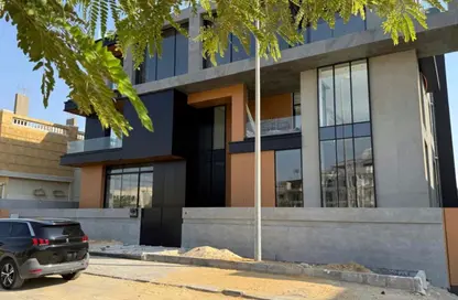 شقة - 4 غرف نوم - 3 حمامات للبيع في غرب الجولف - كمبوندات القطامية - القطامية - مدينة القاهرة الجديدة - القاهرة