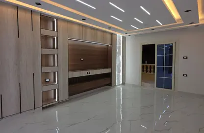 شقة - 3 غرف نوم - 2 حمامات للبيع في البوابة الاولي - خوفو - حدائق الاهرام - الجيزة