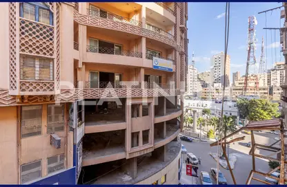 شقة - 4 غرف نوم - 3 حمامات للبيع في شارع مصطفى فهمى - بولكلي - حي شرق - الاسكندرية