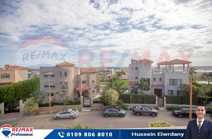 فيلا - 5 غرف نوم - 4 حمامات للبيع في اليكس ويست - كمبوندات الاسكندرية - الاسكندرية