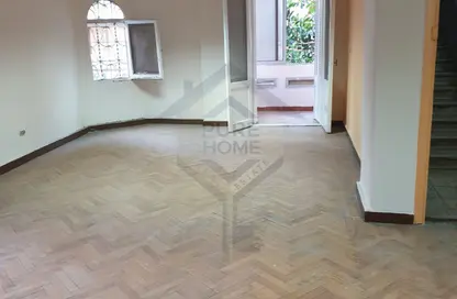 Apartment - 5 Bedrooms - 2 Bathrooms for rent in Mahmoud Al Deeb St. - Zezenia - Hay Sharq - Alexandria Apartment - 5 Bedrooms - 2 Bathrooms for rent in Mahmoud Al Deeb St. - Zezenia - Hay Sharq - Alexandria