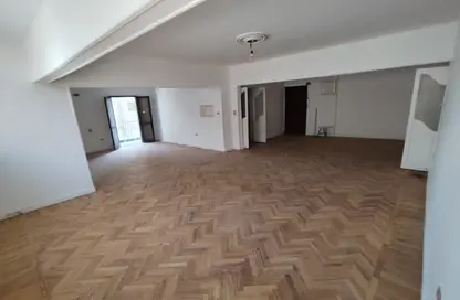 Apartment - 2 Bedrooms - 2 Bathrooms for sale in Fareed Semeika St. - El Hegaz Square - El Nozha - Cairo