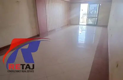 Apartment - 3 Bedrooms - 2 Bathrooms for sale in Zaker Hussein St. - Al Hadiqah Al Dawliyah - 7th District - Nasr City - Cairo