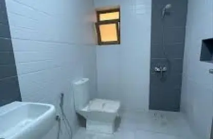 Apartment - 3 Bedrooms - 1 Bathroom for sale in Al Mansoura - Al Daqahlya