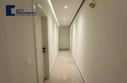 Apartment - 3 Bedrooms - 3 Bathrooms for sale in Eastown - 5th Settlement Compounds - The 5th Settlement - New Cairo City - Cairo
