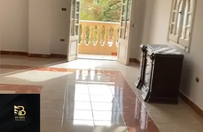 Apartment - 3 Bedrooms - 2 Bathrooms for sale in Ganoob El Acadimia - New Cairo City - Cairo