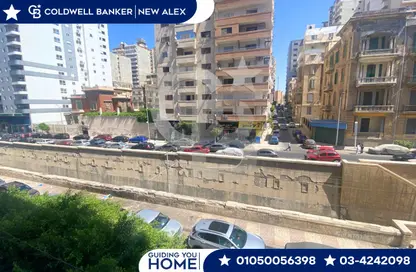شقة - 4 غرف نوم - 1 حمام للبيع في كامب شيزار - حي وسط - الاسكندرية