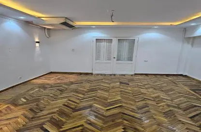 Office Space - Studio - 2 Bathrooms for rent in Gameat Al Dewal Al Arabeya St. - Mohandessin - Giza