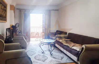 Apartment - 2 Bedrooms - 1 Bathroom for sale in Bin Mosleh Al Arman St. - Miami - Hay Awal El Montazah - Alexandria