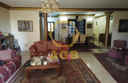 شقة - 4 غرف نوم - 3 حمامات للبيع في شارع عبد المنعم رياض - المهندسين - الجيزة