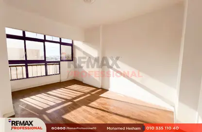 شقة - 2 غرف نوم - 1 حمام للبيع في طريق ابو قير - زيزينيا - حي شرق - الاسكندرية