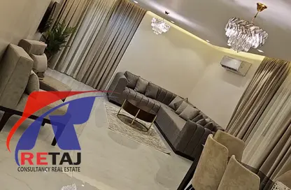 Apartment - 3 Bedrooms - 2 Bathrooms for rent in Moez Al Dawla St. - 6th Zone - Nasr City - Cairo
