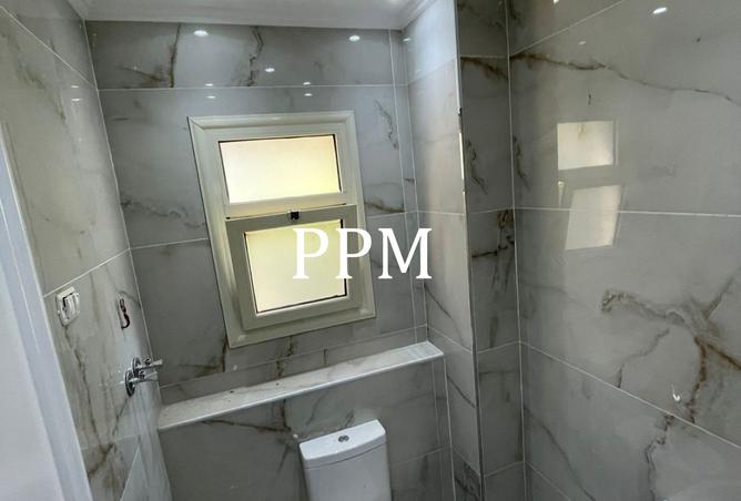 8330121 - Property Image 3