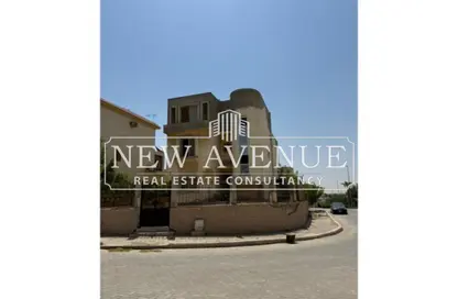 Villa - 4 Bedrooms - 4 Bathrooms for sale in Al Shorouk 2000 - El Shorouk Compounds - Shorouk City - Cairo