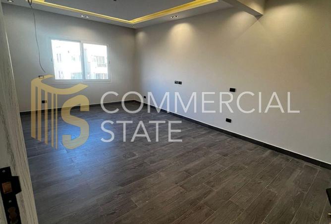 8432572 - Property Image 3