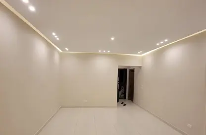 شقة - 3 غرف نوم - 2 حمامات للايجار في اللوتس الشمالي - حى اللوتس - مدينة القاهرة الجديدة - القاهرة