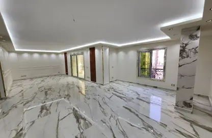 Apartment - 3 Bedrooms - 3 Bathrooms for sale in Asmaa Fahmy St. - Ard El Golf - Heliopolis - Masr El Gedida - Cairo