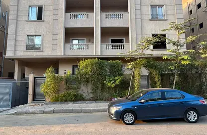 Apartment - 3 Bedrooms - 2 Bathrooms for sale in 4th Neighborhood - 4th Area - Shorouk City - Cairo