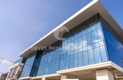 Retail - Studio - 2 Bathrooms for sale in Golden Gate - South Teseen St. - The 5th Settlement - New Cairo City - Cairo