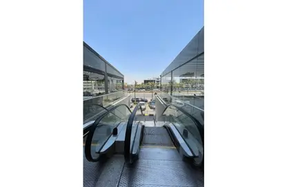 محل - استوديو - 1 حمام للايجار في نورث بلاس مول - شارع التسعين الشمالي - التجمع الخامس - مدينة القاهرة الجديدة - القاهرة