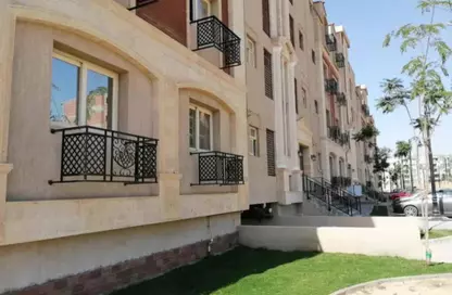 Apartment - 3 Bedrooms - 2 Bathrooms for sale in Rock Vera - 5th Settlement Compounds - The 5th Settlement - New Cairo City - Cairo