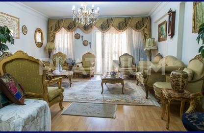 Apartment - 3 Bedrooms - 1 Bathroom for sale in Mahmoud Al Essawy St. - Miami - Hay Awal El Montazah - Alexandria