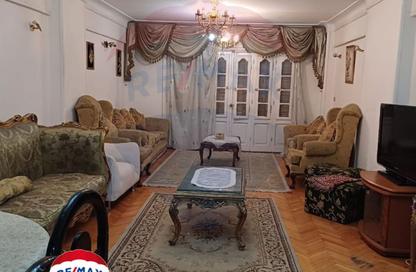 شقة - 3 غرف نوم - 2 حمامات للايجار في شارع كمال الدين صلاح - سموحة - حي شرق - الاسكندرية