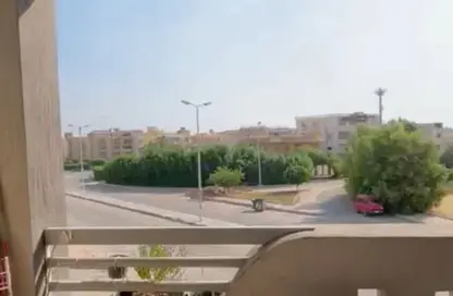شقة - 4 غرف نوم - 2 حمامات للبيع في مدينة الشروق - القاهرة