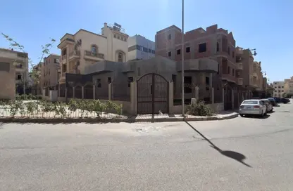 Villa - 4 Bedrooms - 4 Bathrooms for sale in South Investors Area - New Cairo City - Cairo