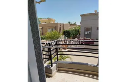 فيلا - 8 غرف نوم - 8 حمامات للبيع في لؤلؤة الشروق - الحي الثالث غرب - مدينة الشروق - القاهرة