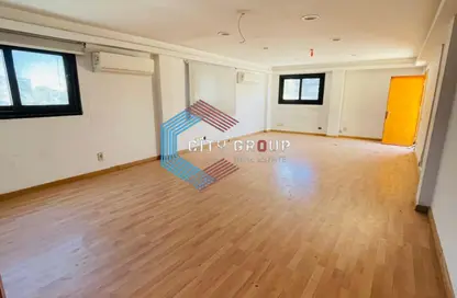 Office Space - Studio - 4 Bathrooms for rent in Hay El Maadi - Cairo