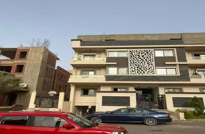 Apartment - 4 Bedrooms - 2 Bathrooms for sale in Area F - Ganoob El Acadimia - New Cairo City - Cairo