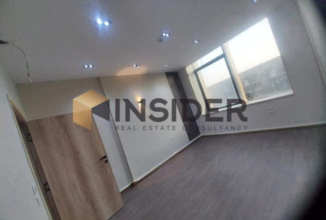 8232403 - Property Image 3