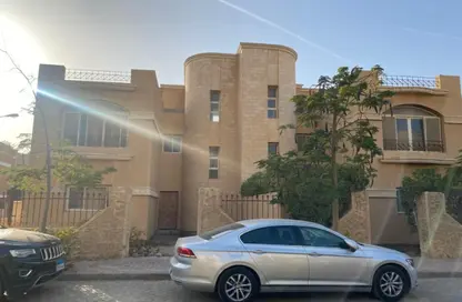 Villa - 5 Bedrooms - 5 Bathrooms for sale in Green Valley - 5th District - Shorouk City - Cairo