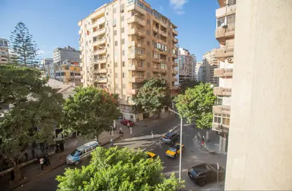 شقة - 3 غرف نوم - 2 حمامات للبيع في جليم - حي شرق - الاسكندرية