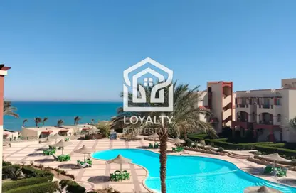 Chalet - 2 Bedrooms - 2 Bathrooms for sale in Lasirena Palm Beach - Al Ain Al Sokhna - Suez