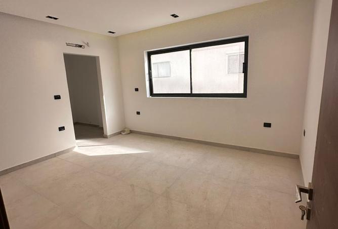 8061765 - Property Image 3